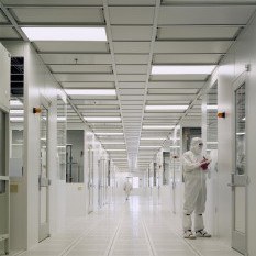 university-cleanroom-236x300-cropped