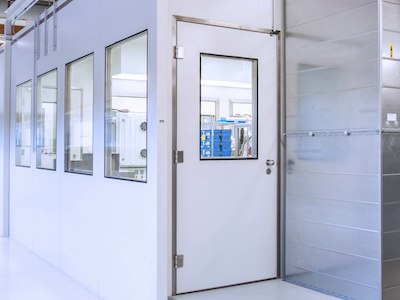 Cleanroom facility supported by cleanroom construction project management
