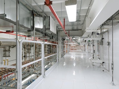 Cleanroom facility capable of semiconductor production following semiconductor construction project work